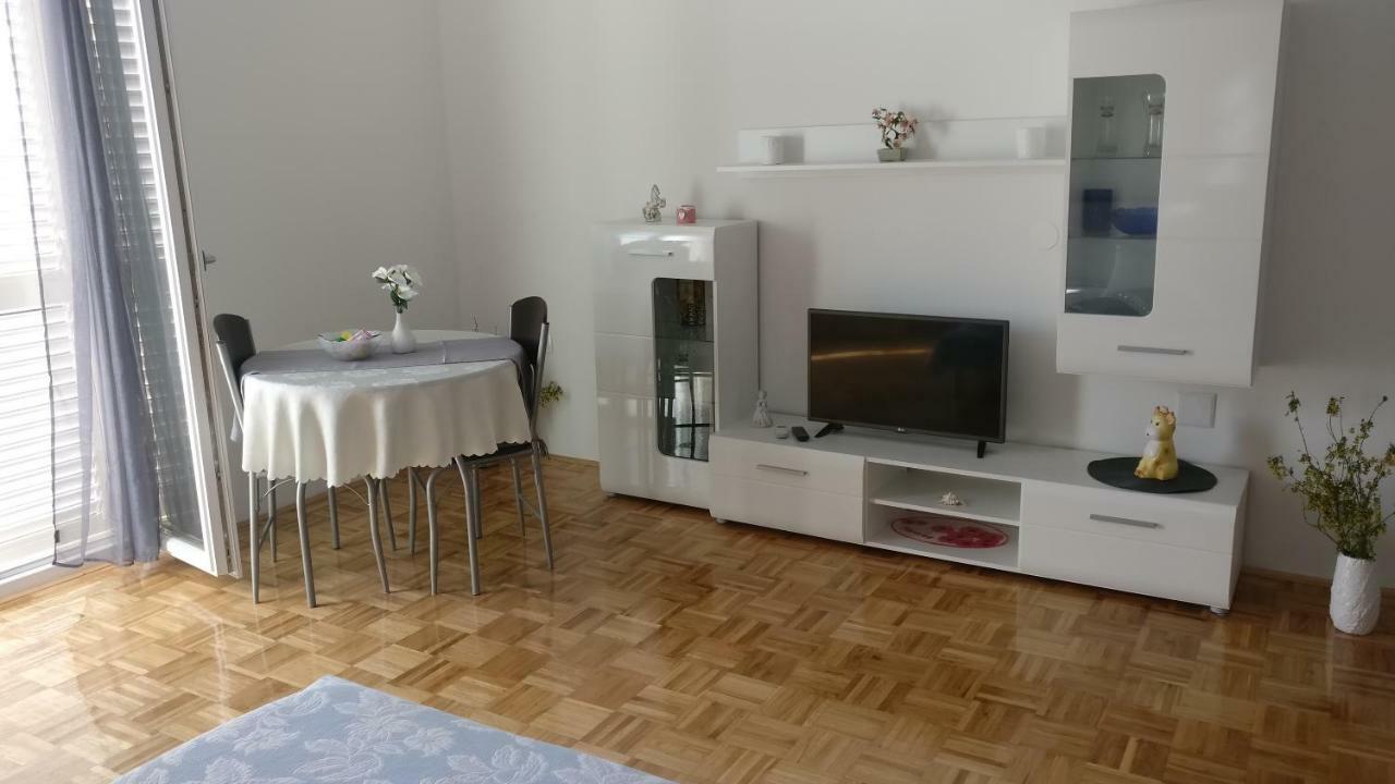 Apartmani Nimcevic Biograd Na Moru Luaran gambar