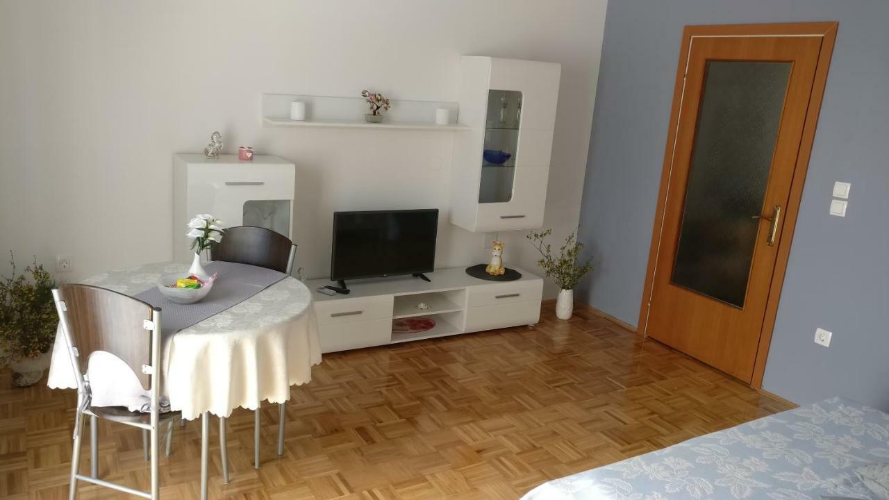 Apartmani Nimcevic Biograd Na Moru Luaran gambar